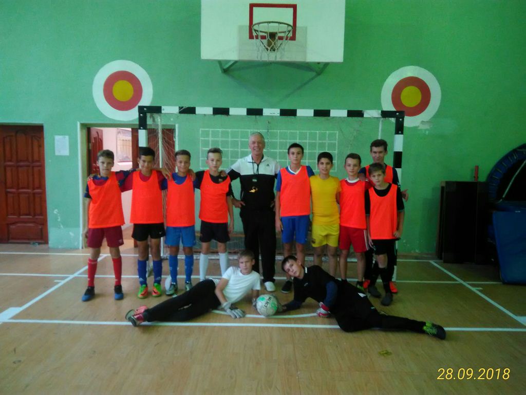 Учащиеся  2005-2006 г.р.  в кустовых соревнованиях по программе "Мини-футбол в школу" 28.09.2018